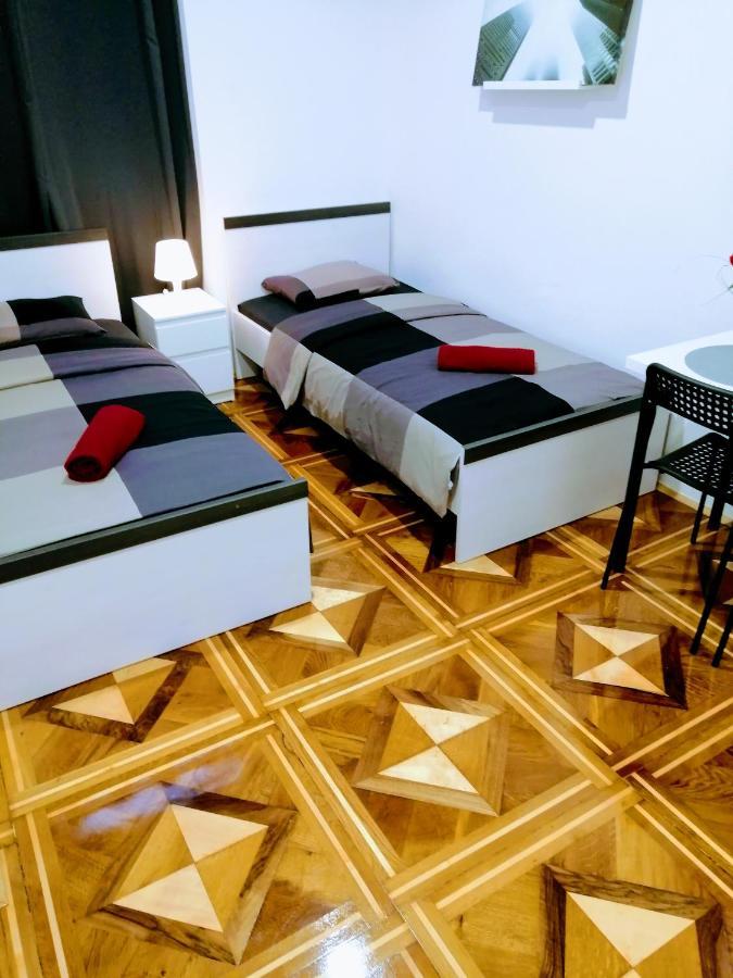 Pula Center Studio Apartments Exterior foto