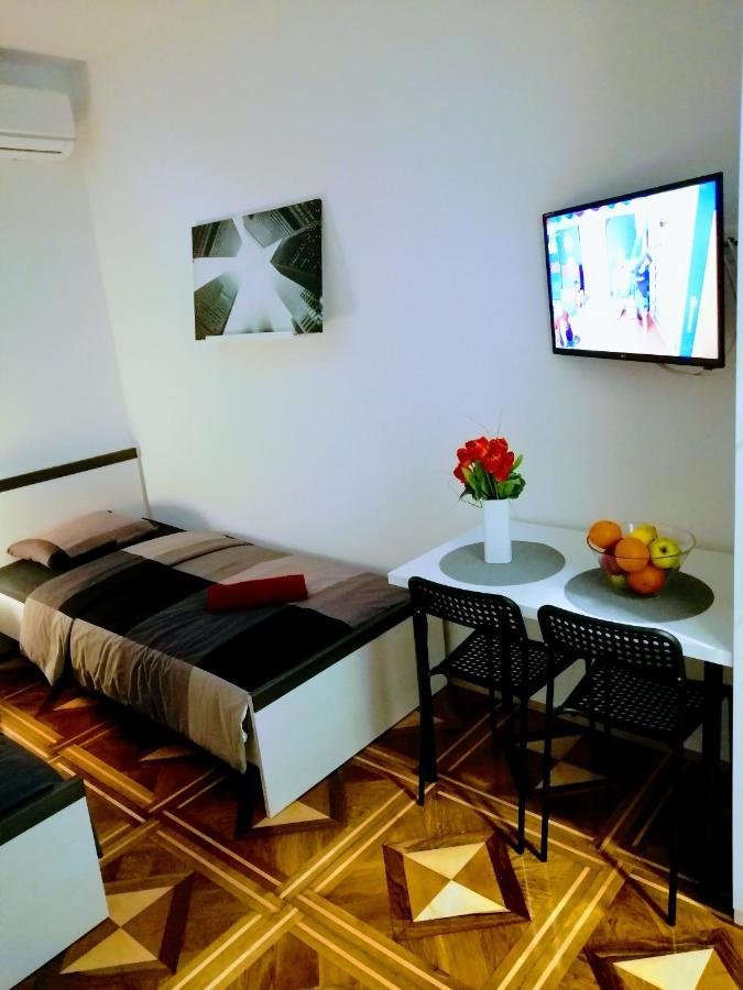 Pula Center Studio Apartments Exterior foto