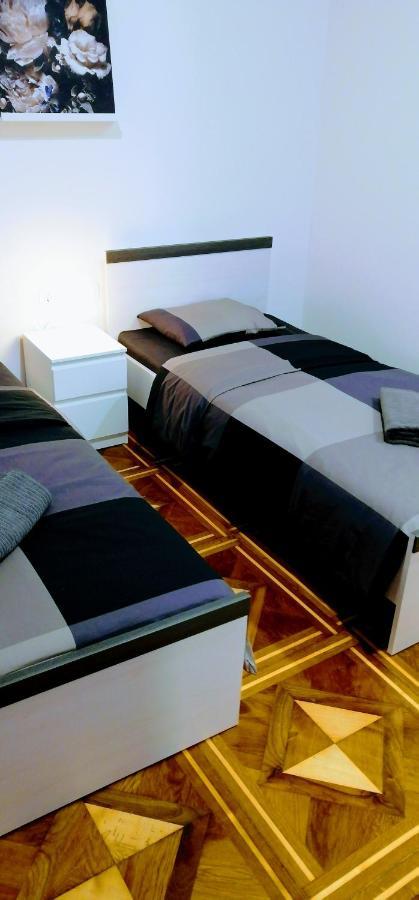 Pula Center Studio Apartments Exterior foto