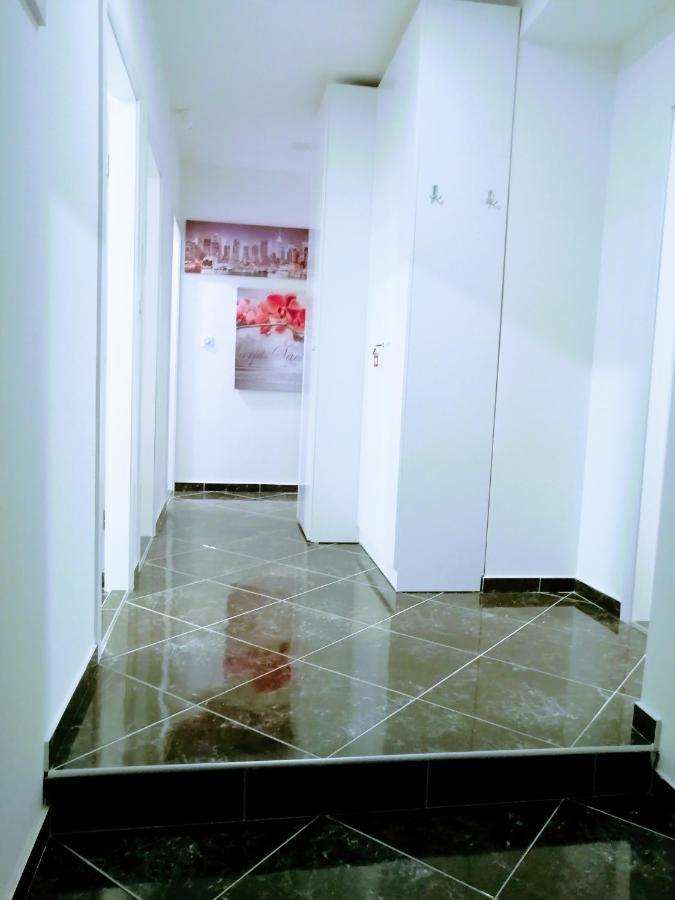 Pula Center Studio Apartments Exterior foto