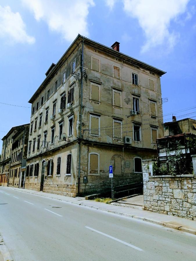 Pula Center Studio Apartments Exterior foto