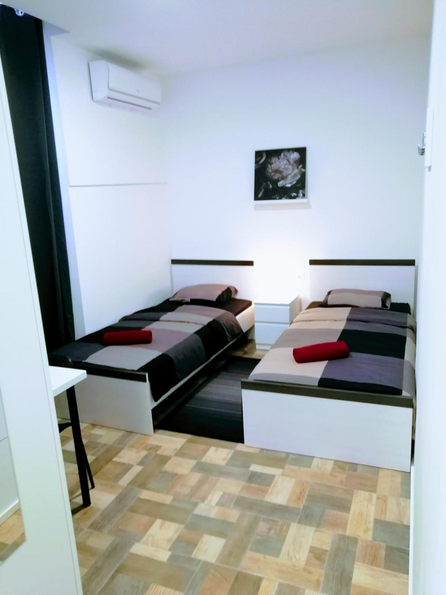 Pula Center Studio Apartments Exterior foto